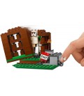 Конструктор LEGO Minecraft Лігво розбійників 303 деталі (21159)