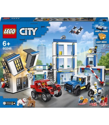 Конструктор LEGO City Police Поліцейська дільниця 743 деталі (60246)