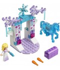 Конструктор LEGO Disney Princess Ельза та крижана конюшня Нокка